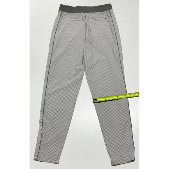 Athleta Gray White Pinstripe Athleisure Pants Women's Casual‎ Activewear Size M - Picture 3 of 4